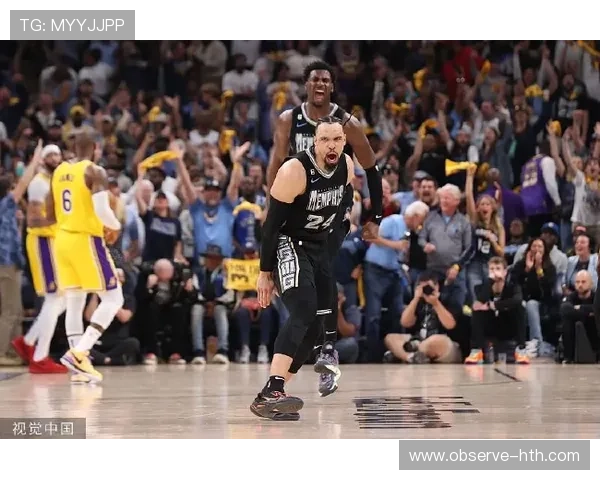 NBA最新动态：詹姆斯领衔湖人逆袭勇士 莫兰特因伤缺阵灰熊惨遭三连败