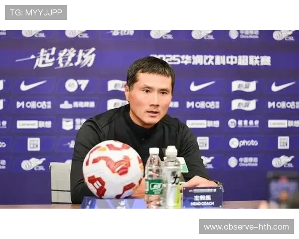 中国足球队备战世界杯预选赛 新帅上任首次集训揭幕全新阵容亮相